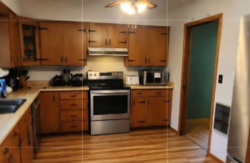 Kincardine House | Lake Huron 4BR Family-Friendly near Downtown Kincardine with Play Area