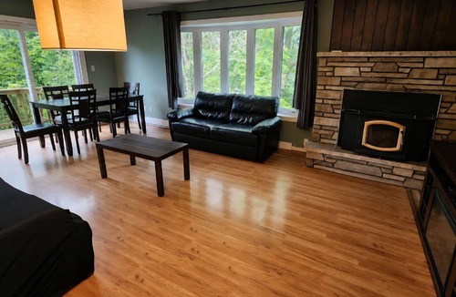 Kincardine House | Lake Huron 4BR Family-Friendly near Downtown Kincardine with Play Area