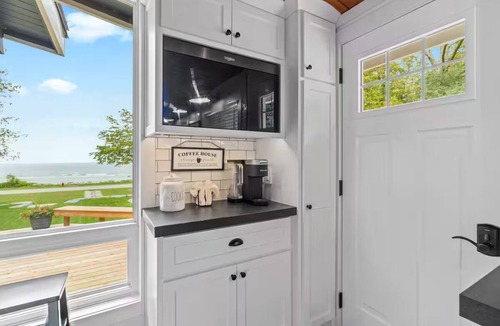 Kincardine Cottage | Lake Huron Shore Retreat