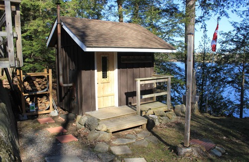 McKellar Cottage | Lake Manitouwabing Cottage With hot tub & Sauna
