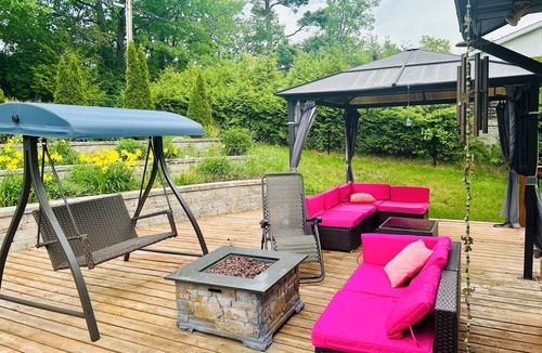 Fenelon Falls House | Lake Retreat | Sauna | Fenced Yard | Walk to Town