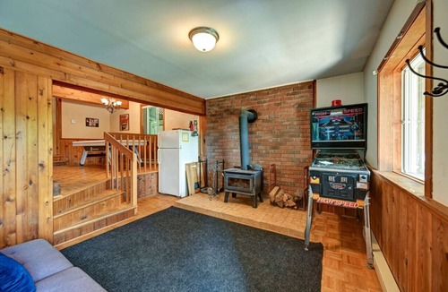 Wentworth-Nord Ski Chalet | Lake - Spa - large chalet - 1 hour from Montreal