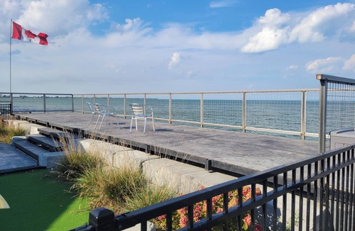 Lighthouse Cove Cottage | Lake St Clair Waterfront Cottage - Private Boat Launch & Dock - Fishing - Beach.