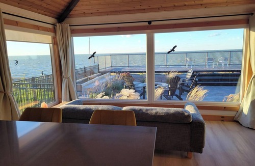 Lighthouse Cove Cottage | Lake St Clair Waterfront Cottage - Private Boat Launch & Dock - Fishing - Beach.