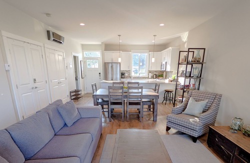 Central Okanagan Cottage | Lakefront Boucherie Beach Resort Cottage