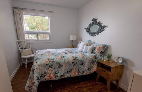 Dunsford Cottage | Lakefront Cottage With Hot Tub!!
