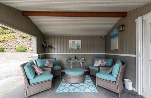 Blind Bay House | Lakehouse with Private Beach