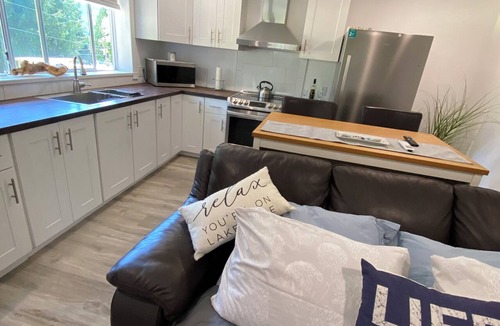 Youbou House | Lakeside Fun and Sun guest suite