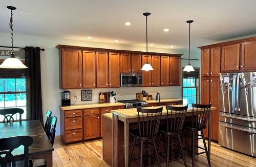 Newport House | Lakeside Getaway: 4BR Family Escape in enjoyable Newport Maine.