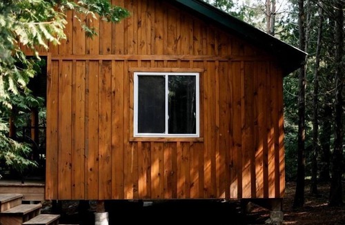 Roseneath Cabin | Lakeside Group Cabin with Huge Deck, Fire Pits & Sunset Views in Ontario, Canada