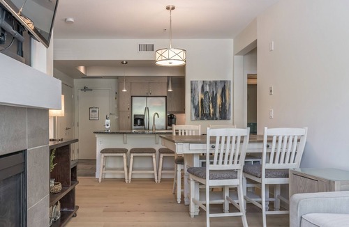 Vernon Condo | Lakeside Location - 2 Bedroom/2 Bathroom Condo with Shared Hot Tub