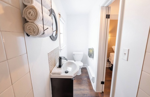 Lambton Shores Apartment | Lakeside Motel #4 | Near Ipperwash Beach | Free Parking & WiFi