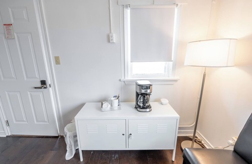 Lambton Shores Apartment | Lakeside Motel #1 | Near Ipperwash Beach | Free Parking & WiFi