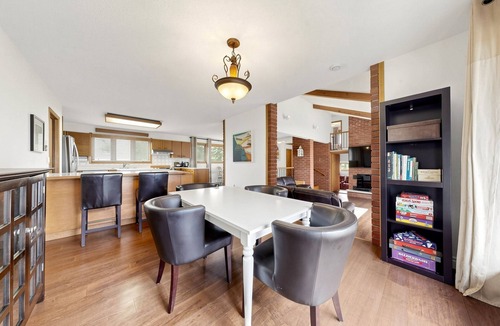 Kirkfield Cottage | Lakeside Relaxation at Pinewood Shores only 1.5 hrs from Toronto