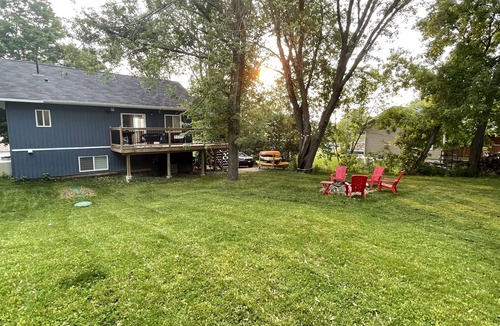 Valentia Cottage | Lakeview Cozy Cottage: Close to Water for Swimming, Fishing & Kayaking