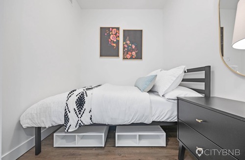 Downtown Kelowna Condo | Lakeview. Downtown. 2 beds. AC. Parking UDGRD.