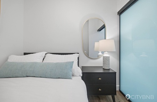 Downtown Kelowna Condo | Lakeview. Downtown. 2 beds. AC. Parking UDGRD.