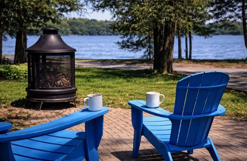 Washago Cottage | Lakeview Farmhouse Near Orillia, Lakes, Casino, Golf & Ski Resort