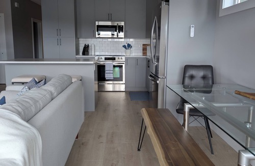 Langford House | Lakeview Hideaway