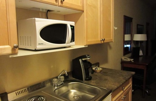 Fort Nelson Hotel | Lakeview Inns & Suites - Fort Nelson