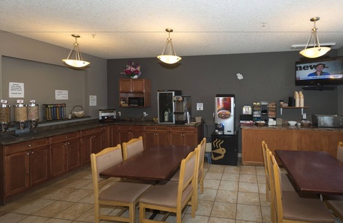 Fort Nelson Hotel | Lakeview Inns & Suites - Fort Nelson
