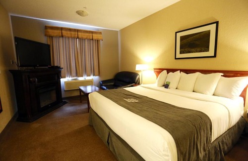 Fort Nelson Hotel | Lakeview Inns & Suites - Fort Nelson