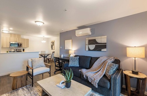 South Richland Apartment | Landing | Beautiful 1BD, Clubhouse, Gym
