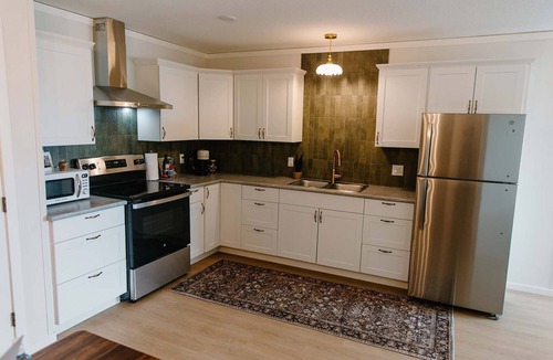 La Crete Apartment | Large 1BR Loft in La Crete - Full Kitchen