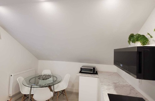 Prince Edward Apartment | Large 2BR, new beautiful modern fully renovated apt just off Main St. Picton