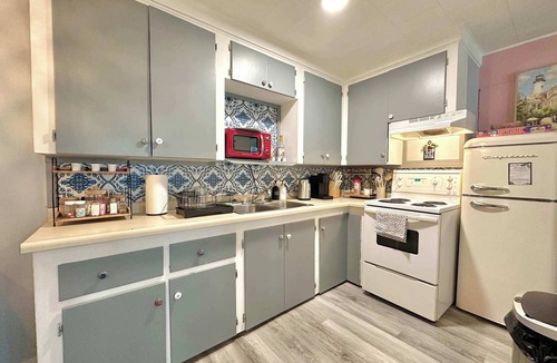 Bridgewater Apartment | Large Backyard Oasis near River and Trails