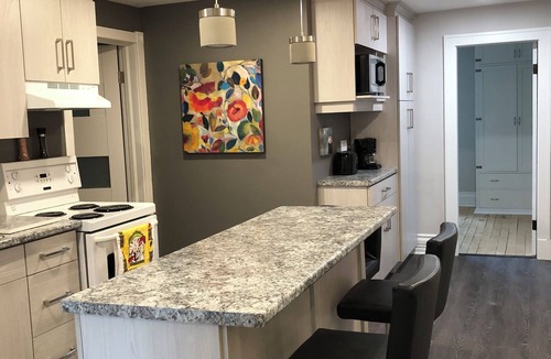 Chatham-Kent Apartment | Large Clean Comfortable Centrally Located 1 bedroom Apt
