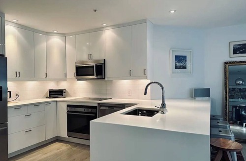 Village North House | Large, Lux Village Townhome. Hot Tub, Parking, Steps to Everything!