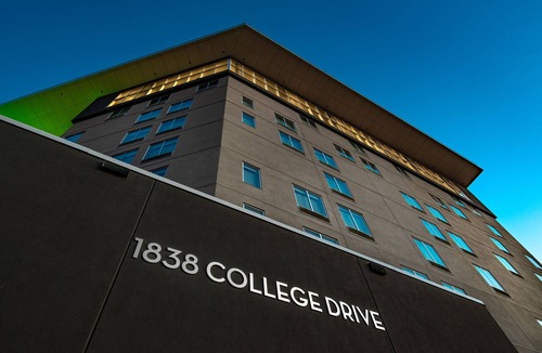 Saskatoon Apartment | Large Suite w/Free Hot Breakfast + Local Shuttle