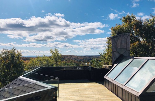 Sainte-Ann-des-Lacs House | Laurentians house Sainte anne des lacs, access to lac Guindon, Tennis court