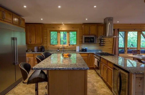 Cumberland Beach Cottage | Lazy Bear Orillia Waterfront Log Home