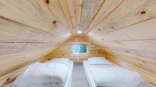 Christina Lake House | Lazy Dayz-Ryder Cabin by Okanagan Premier