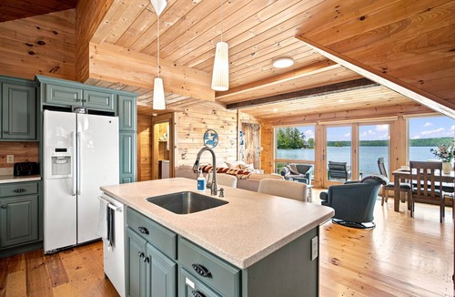 Damariscotta Cottage | Lazy Loon: Cozy lakefront cottage with private beach & dock in Damariscotta