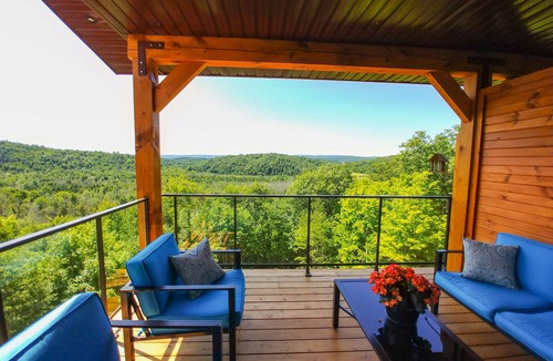 La Peche Cabin | Le Bellevue Modern Lodge