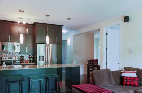 Bromont Condo | Le Champlain 101 Condo Duplex avec Piscine