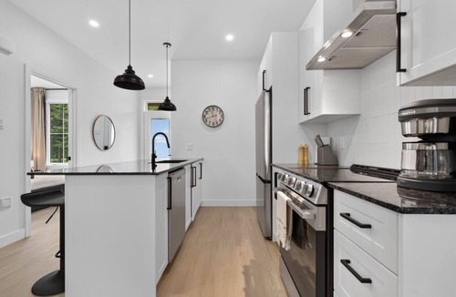 Austin House | Le Relais Austin - Full Property (4 Units-6 beds)
