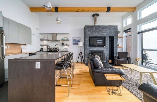 Petite-Riviere-Saint-Francois Ski Chalet | Le Saint-Laurent