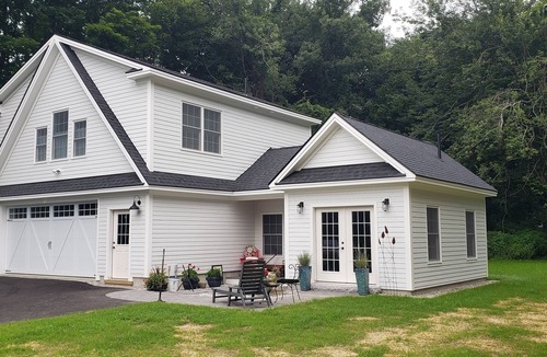 Falmouth Foreside Apartment | Leeward on the Foreside, Maine-Walk to ocean beach, market and restaurant.