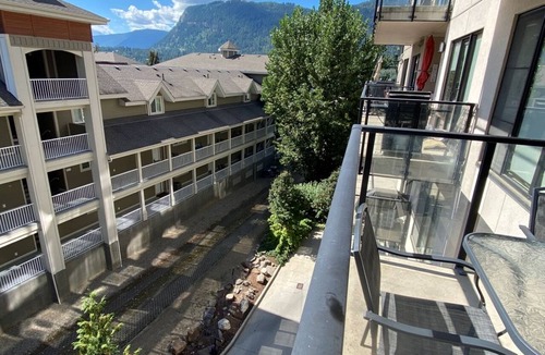 Sicamous Condo | Legacy on Mara - Unit 401