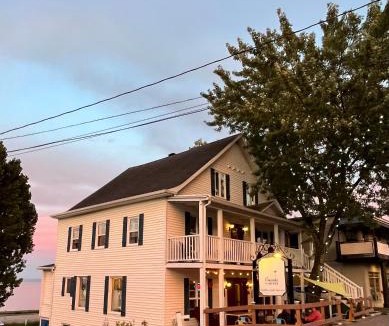 Pointe-au-Pic Bed & Breakfast | Les Pinsons des Rives