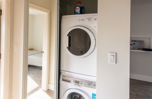Renfrew-Collingwood House | License # 19-208387 in Vancouver