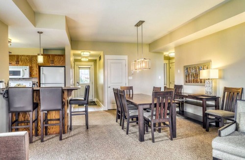 The Blue Mountains Condo | Links & Leisure: 3BDR Condo by Village + Hot Tub