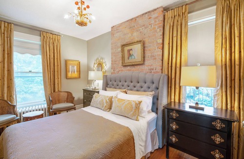 Niagara Falls Bed & Breakfast | Lion's Head Bed & Breakfast