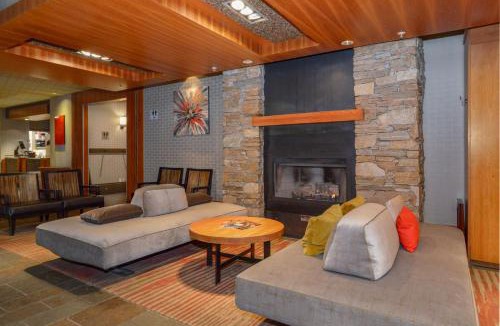 Whistler Village Hotel | Listel Whistler, a Coast Hotel