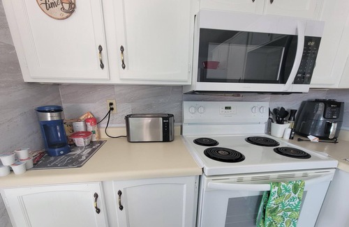 Beaubassin East Cottage | Little Cape 2 bedroom cottage (Petit-cap) year round availability, 5min beach