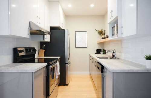 Little Italy Apartment | Little Italy - Trendy Little Italy 3 Bedroom Condo